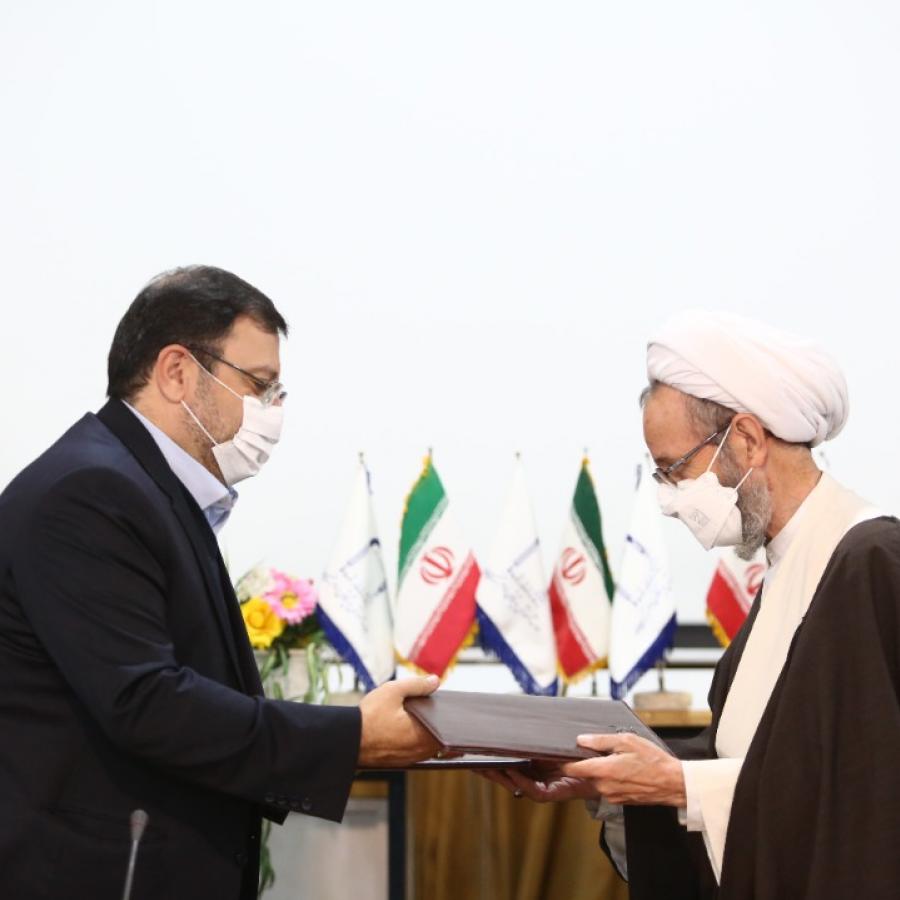 امضای تفاهم نامه همکاری مرکز ملی فضای مجازی  و موسسه آموزشی پژوهشی امام خمینی